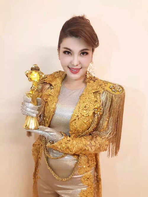 那个姑娘，用歌声编织了一个温暖的江湖